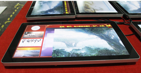 【供应黑龙江/哈尔滨/壁挂式广告机分屏播放 图片视屏同一平面播放】价格,厂家,图片,广告机,广州本狮贸易-